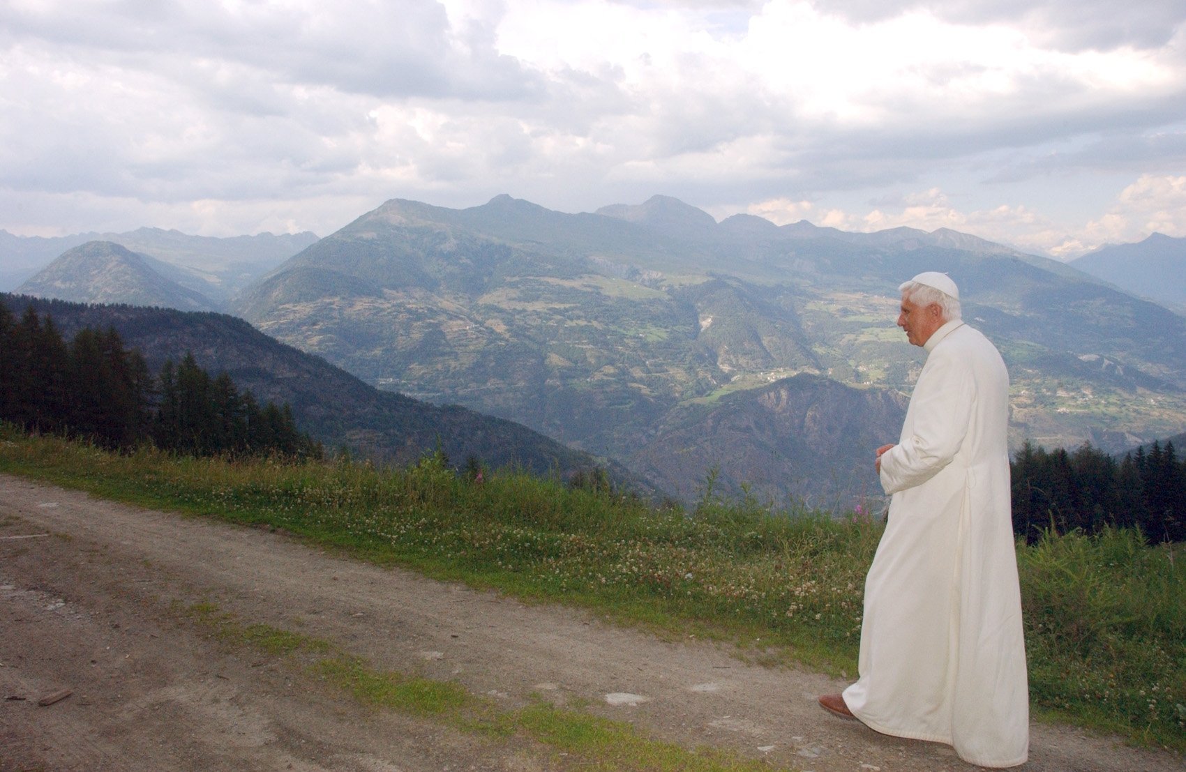 Benedicto Xvi Es Recordado En El Primer Aniversario De Su Muerte